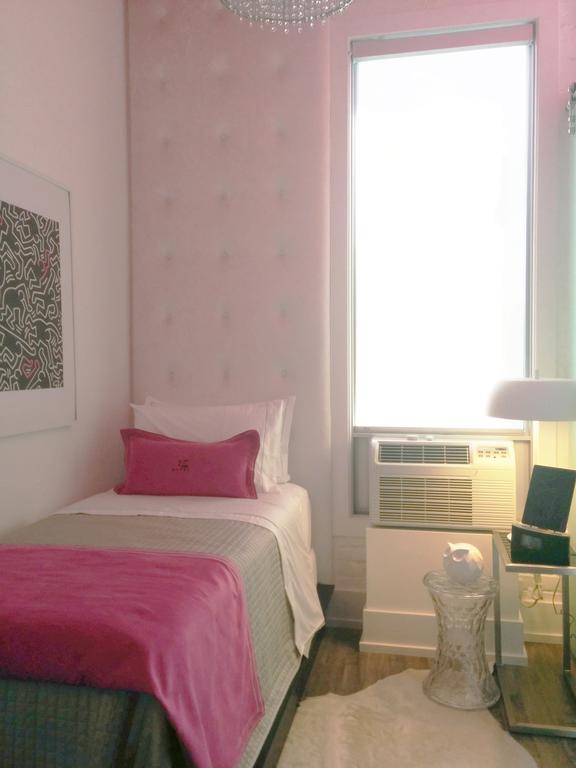 Baystreet Hotel/Motel Toronto Room photo